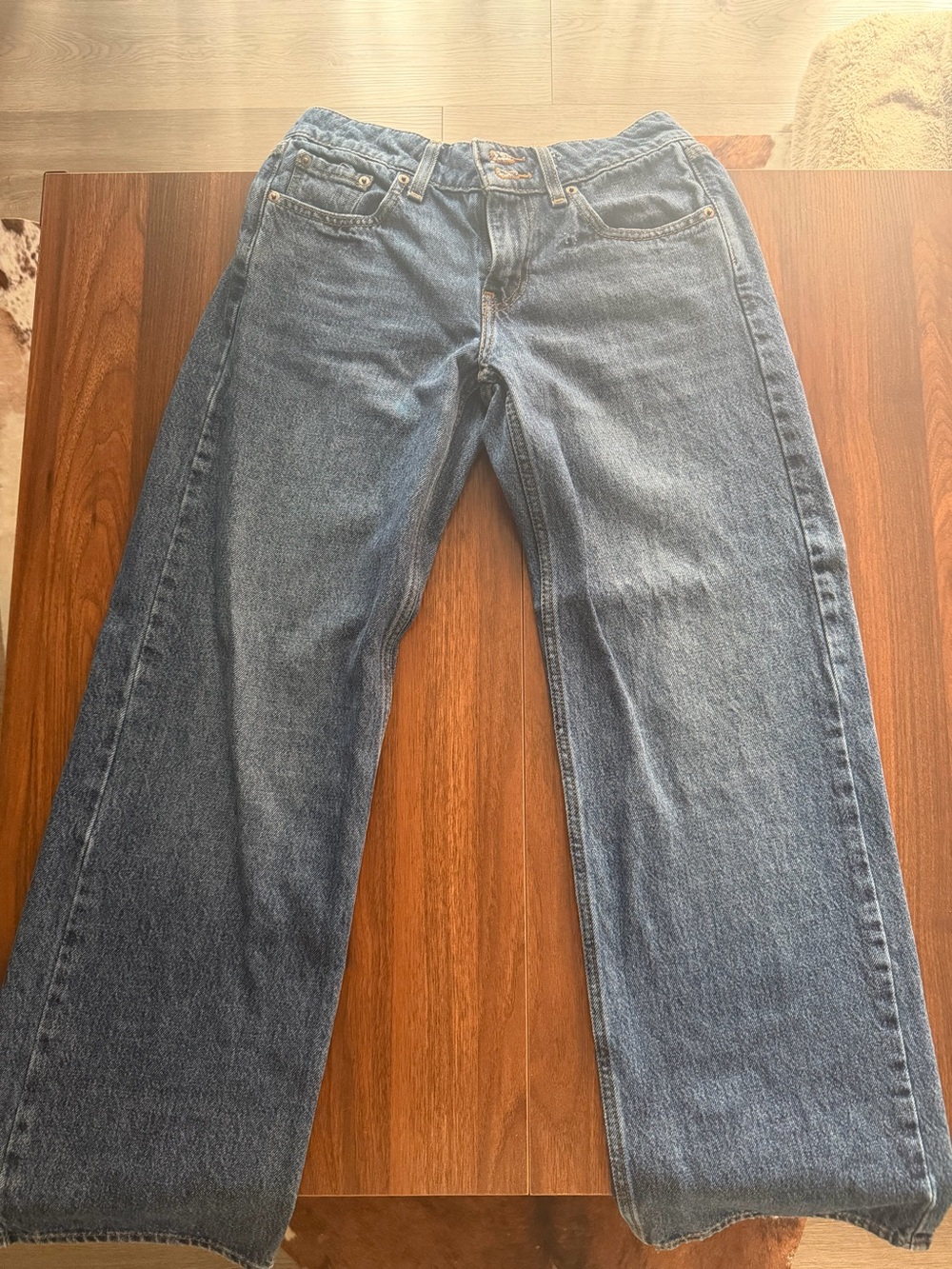 Levi's Loose Wide-Leg Jeans in Medium Blue Denim